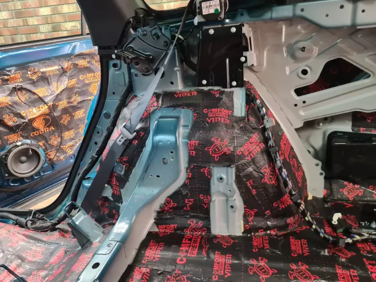 Geely Monjaro баг 3