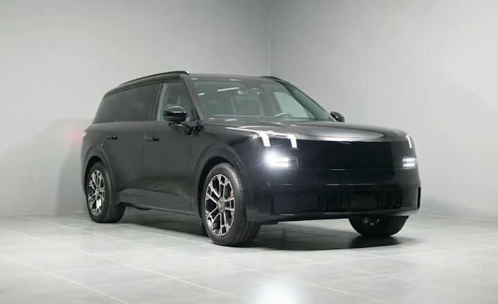 Lynk & Co 900 плитка 2