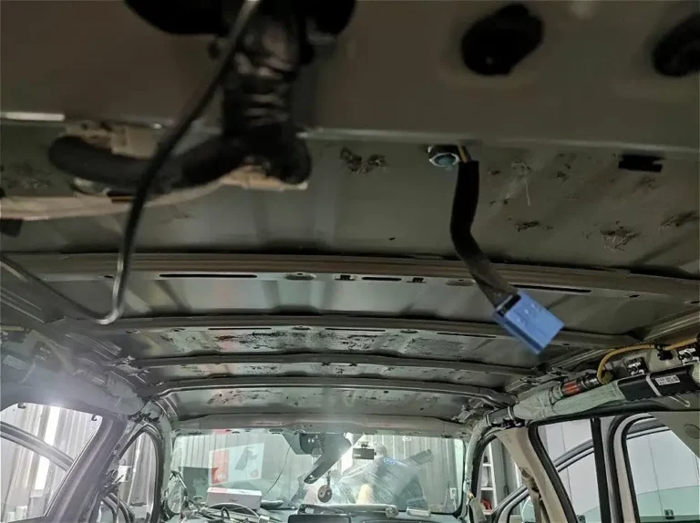 Шумоизоляция крыши Hyundai Santa Fe 2022-1
